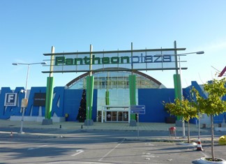 H Mcarthurglen παίρνει το Pantheon Plaza της Λάρισας για "εκπτωτικό χωριό"