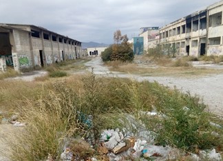 Βόλος: Ο ΟΑΕΔ κληρονόμησε την παλιά Βαμβακουργία και δεν μπορεί ούτε να τη φράξει