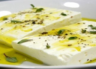 Έλεγχοι σε τουριστικές περιοχές για λευκό τυρί που το ονομάζουν "φέτα"