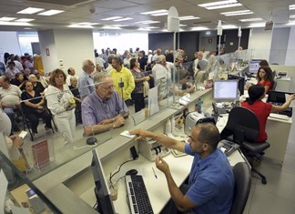 Aπολύσεις 5.000 τραπεζοϋπαλλήλων το προσεχές εξάμηνο