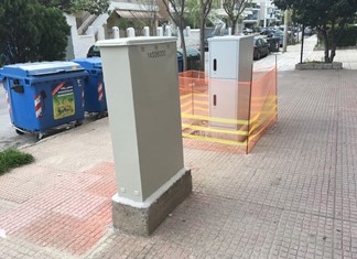 Λάρισα: Τι απαντά η Wind για τις καμπίνες στα πεζοδρόμια της πόλης