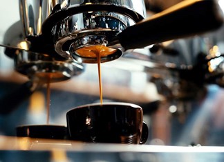 Μπλόκο στη μείωση του ΦΠΑ λόγω... καφέ