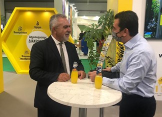 Τα είπαν πίνοντας Κλιάφα