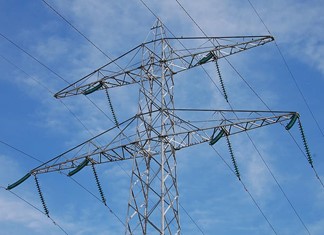 Εξετάζεται η επιβολή πλαφόν στην τιμή του ρεύματος