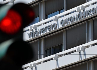 Τα δημοσιονομικά δεν επιτρέπουν μείωση του ΦΠΑ στα τρόφιμα