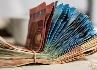 Παραμένουν στα 500 ευρώ οι συναλλαγές με μετρητά