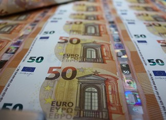 Πoταμός δανείων αλλά μόνο για τις μεγάλες επιχειρήσεις 