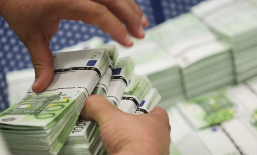 Υπογράφτηκαν οι συμβάσεις για τα "δάνεια Γιούνκερ" σε 2.000 Ελληνικές επιχειρήσεις
