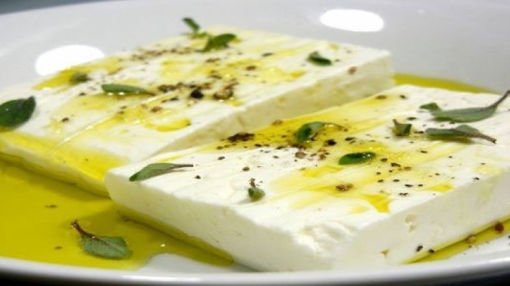 Έλεγχοι σε τουριστικές περιοχές για λευκό τυρί που το ονομάζουν "φέτα"
