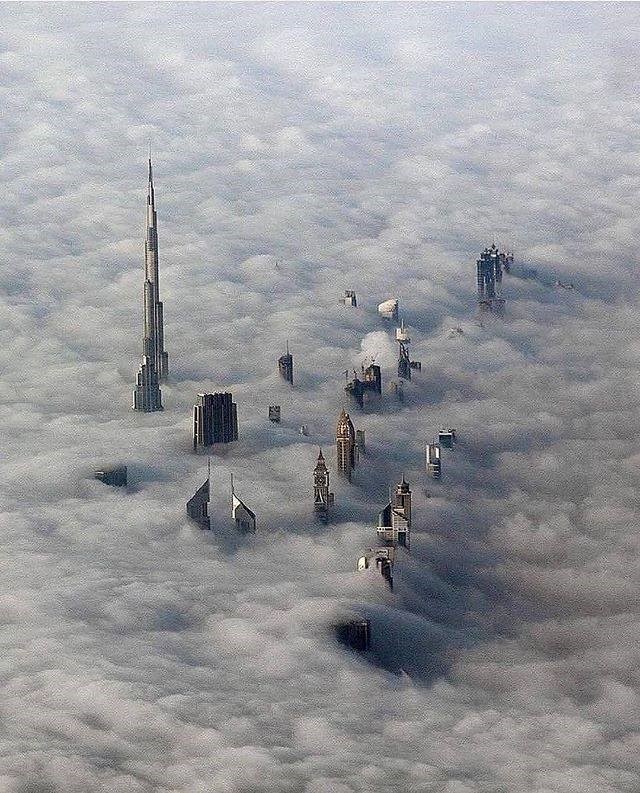 Το Ντουμπάϊ πάνω από τα σύννεφα δια χειρός Θεσσαλού