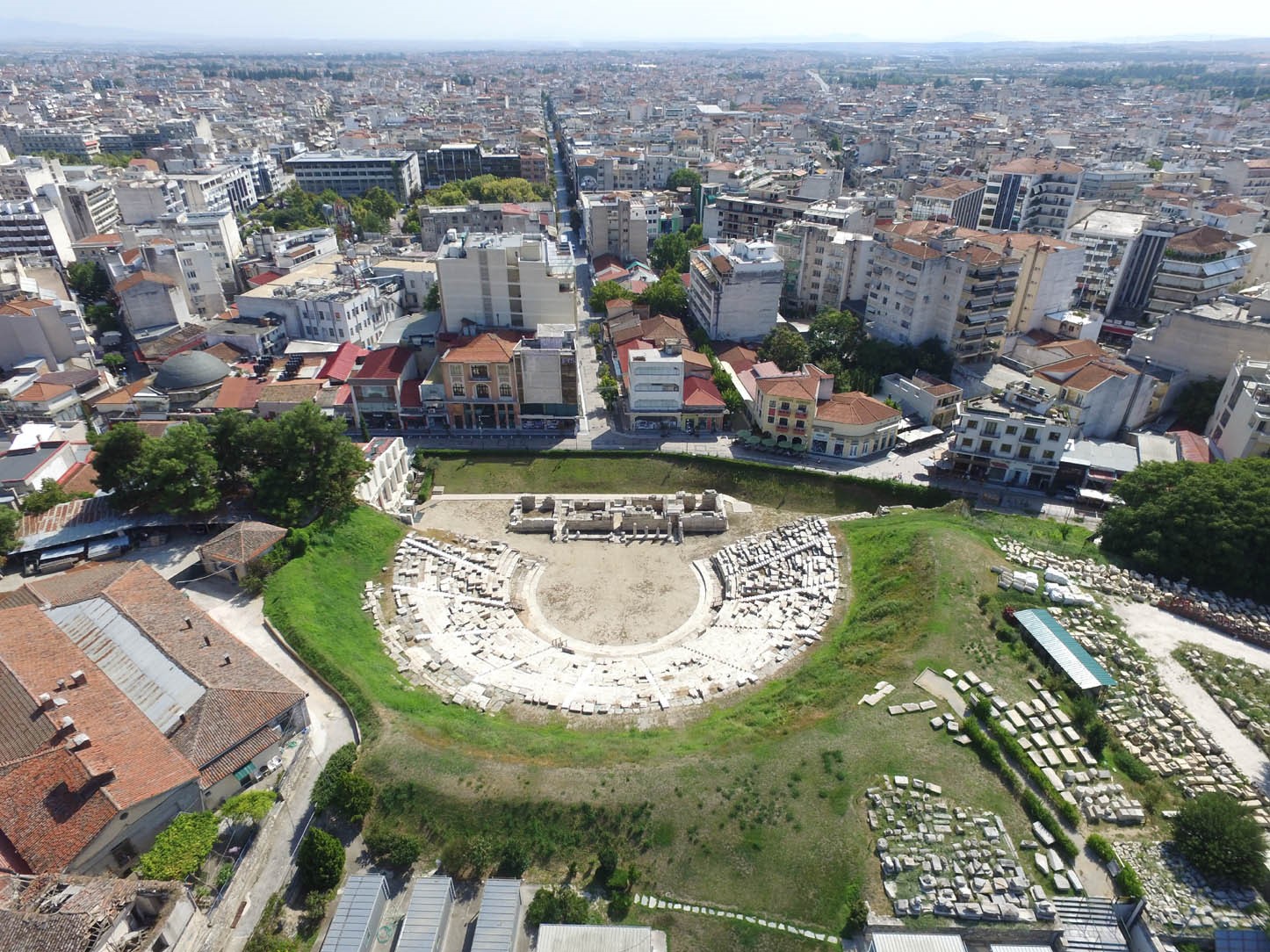Στα 6,7 εκ. οι κατεδαφίσεις για το αρχαίο θέατρο Λάρισας