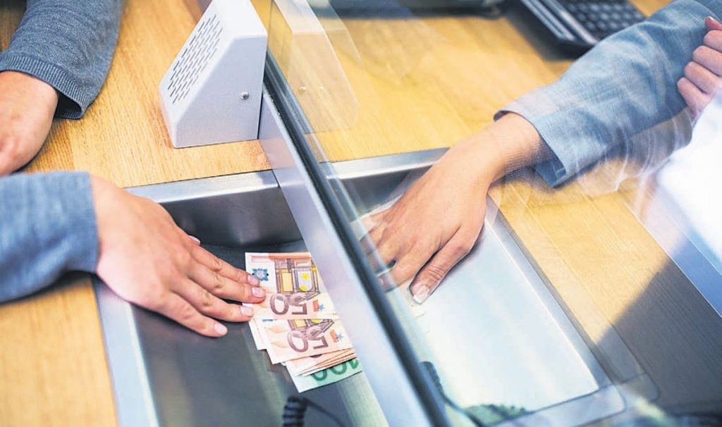 Στα 8,183 δισ. ευρώ οι καταθέσεις στη Θεσσαλία