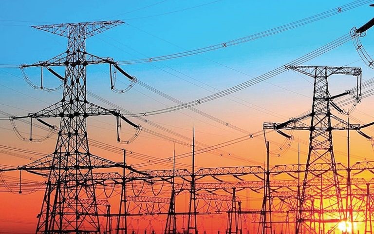Η ενέργεια θα παραμείνει ακριβή προβλέπει η Κομισιόν